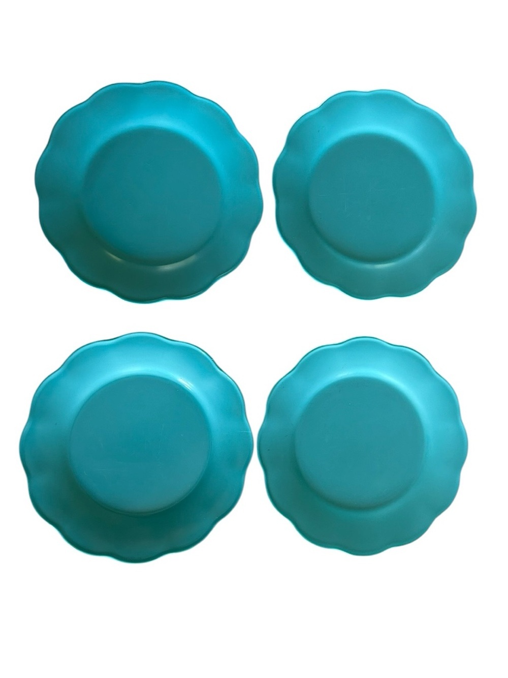 Set of 4 Turquoise Scalloped Charger Plates 10” Plastic Melamine Decorative